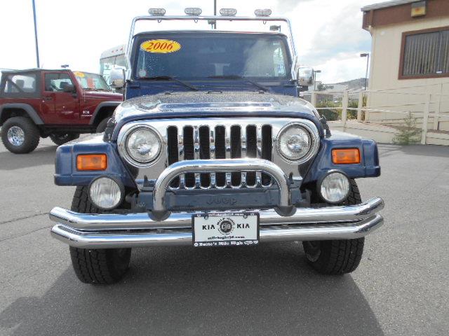 Jeep Wrangler Unlimited 2005 photo 2