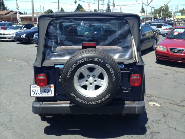 Jeep Wrangler Unlimited 2005 photo 3