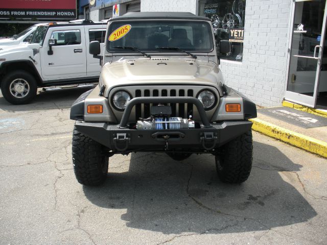 Jeep Wrangler Unlimited 2005 photo 2