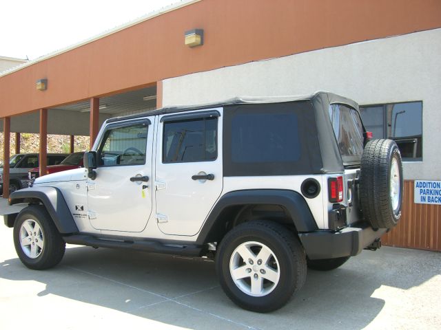 Jeep Wrangler Unlimited 1500 Extended Cargo Clean SUV