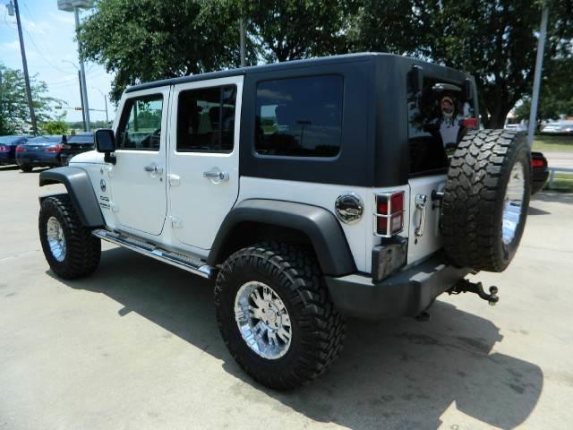 Jeep Wrangler Unlimited 2010 photo 1