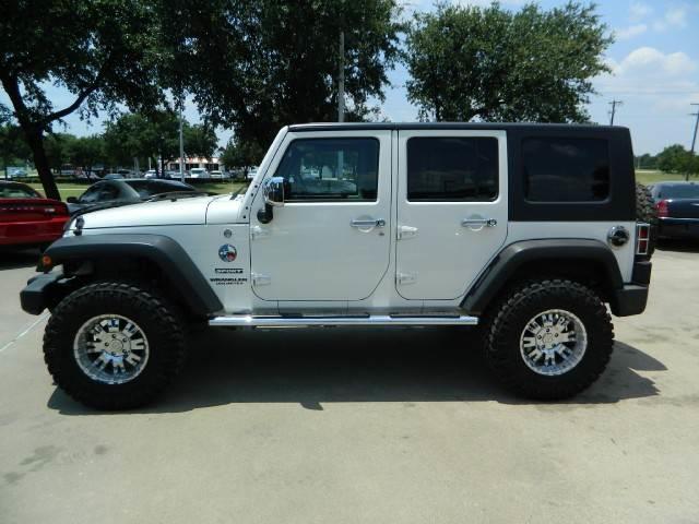 Jeep Wrangler Unlimited 2010 photo 3