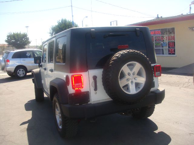 Jeep Wrangler Unlimited 2010 photo 1