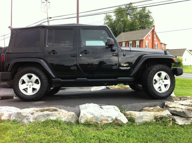 Jeep Wrangler Unlimited 2010 photo 2