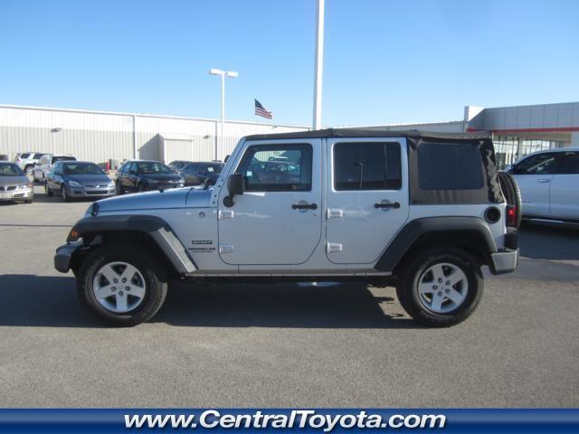 Jeep Wrangler Unlimited 2010 photo 4