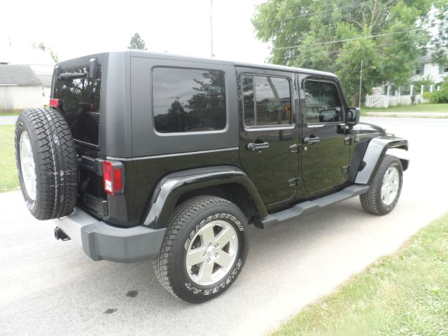 Jeep Wrangler Unlimited 2010 photo 2