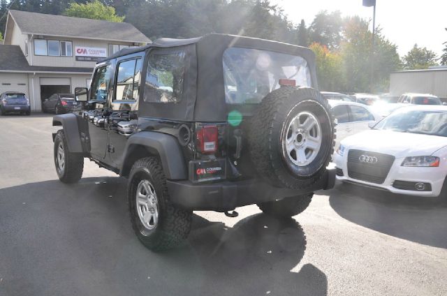 Jeep Wrangler Unlimited 2010 photo 1