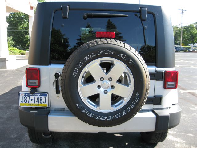 Jeep Wrangler Unlimited 2010 photo 2