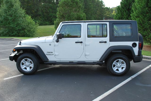 Jeep Wrangler Unlimited 2010 photo 1