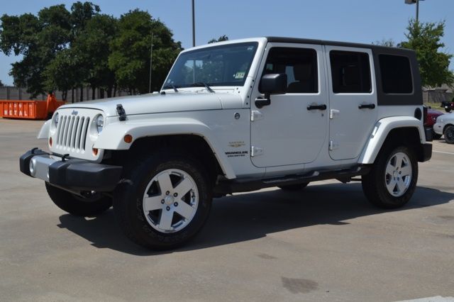 Jeep Wrangler Unlimited 2010 photo 2