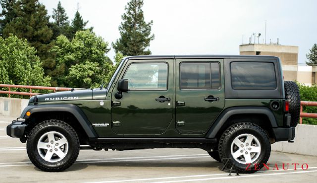 Jeep Wrangler Unlimited 2011 photo 2