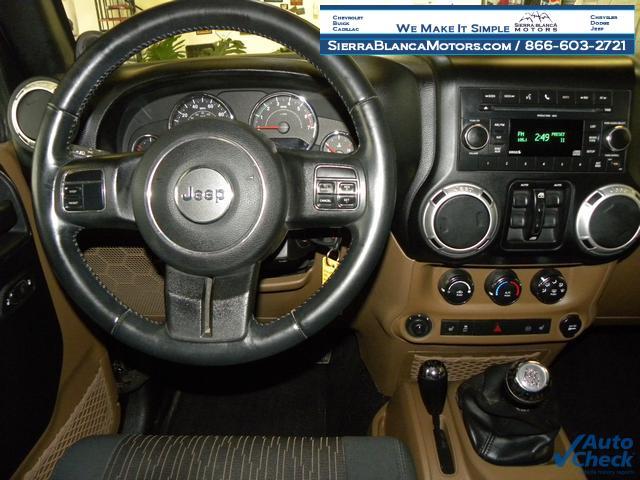 Jeep Wrangler Unlimited 2011 photo 1