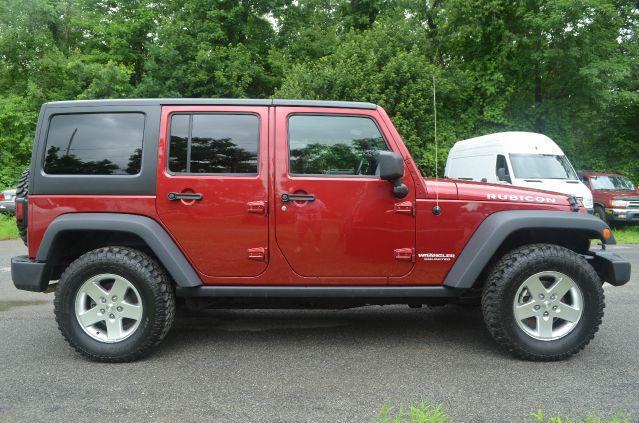 Jeep Wrangler Unlimited 2011 photo 2