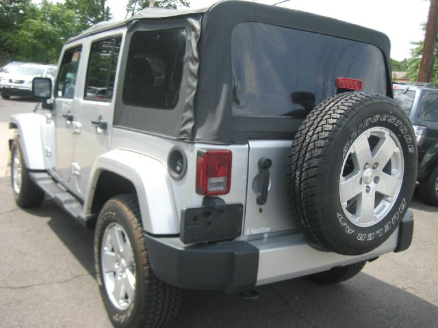 Jeep Wrangler Unlimited 2011 photo 2