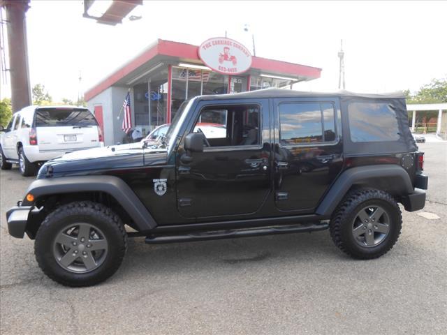 Jeep Wrangler Unlimited 2011 photo 2