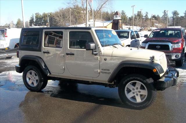 Jeep Wrangler Unlimited 2011 photo 2