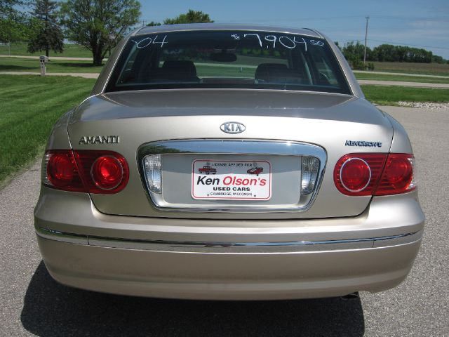 Kia Amanti 2004 photo 20