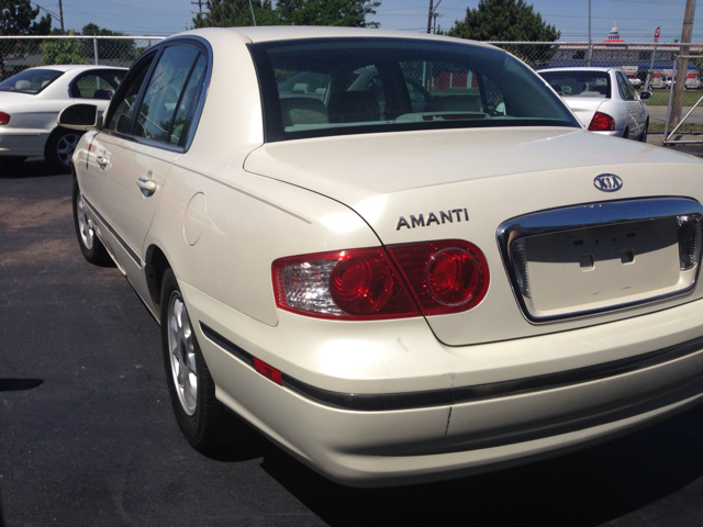 Kia Amanti 2004 photo 1