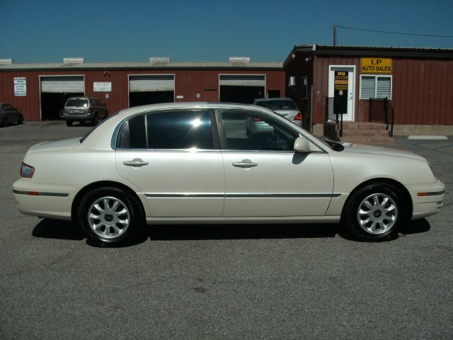 Kia Amanti 2004 photo 3