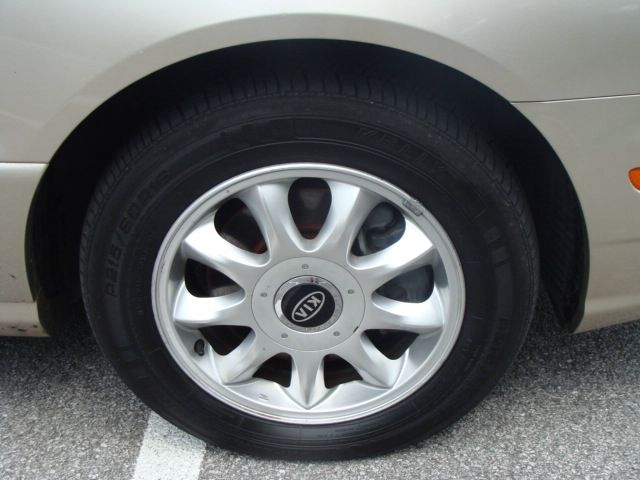 Kia Amanti 2004 photo 13