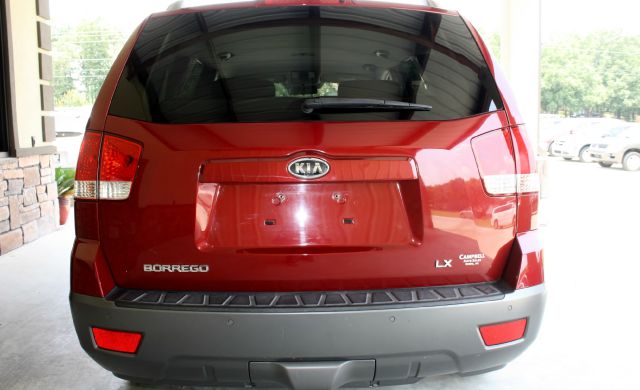 Kia Borrego 2009 photo 1