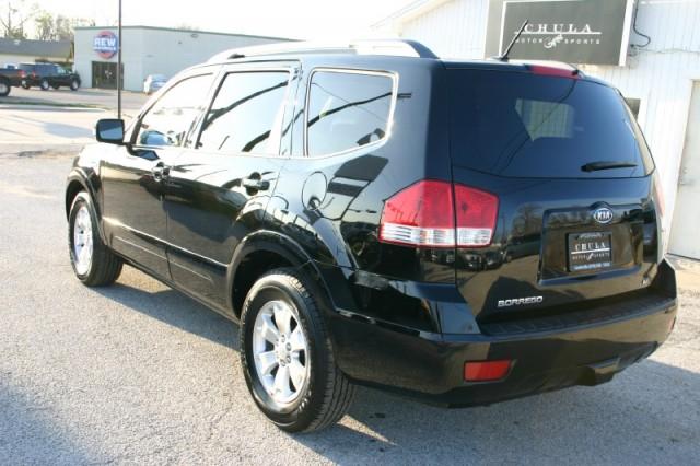 Kia Borrego 2009 photo 1