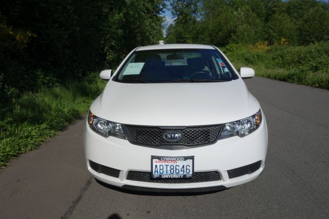 Kia Forte 2010 photo 11