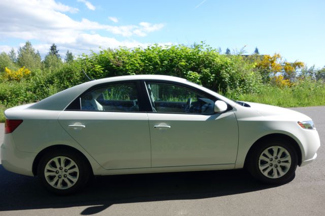 Kia Forte 2010 photo 16