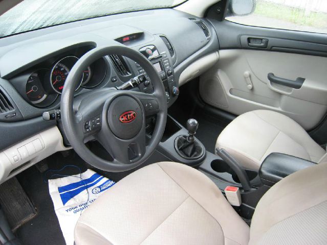 Kia Forte 2010 photo 1