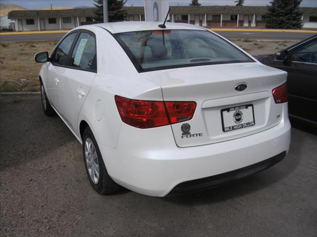 Kia Forte 2010 photo 4