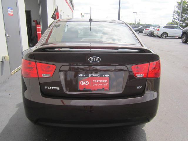 Kia Forte 2010 photo 2