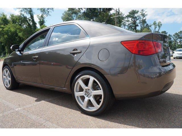 Kia Forte 2010 photo 2