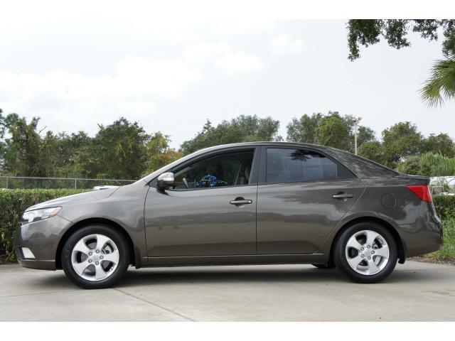 Kia Forte 2010 photo 1