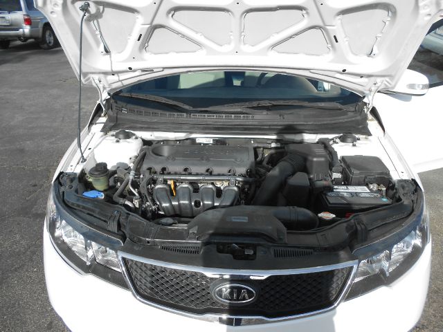 Kia Forte 2010 photo 1