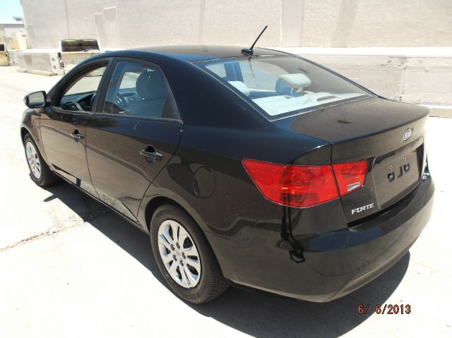 Kia Forte 2010 photo 15