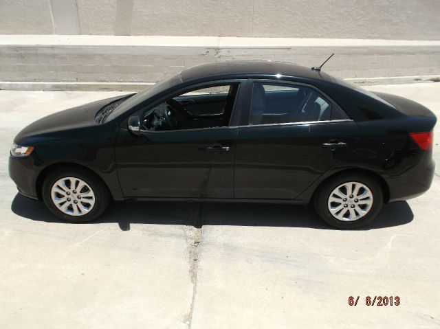 Kia Forte 2010 photo 16