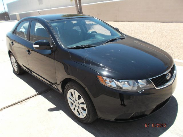 Kia Forte 2010 photo 2