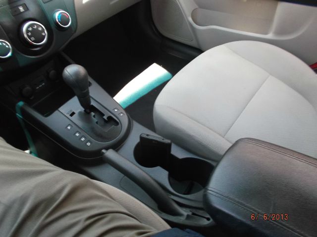 Kia Forte 2010 photo 9