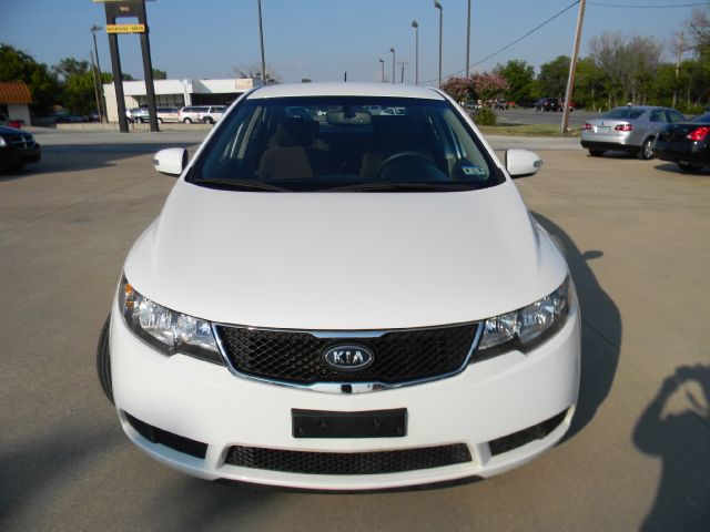 Kia Forte 2010 photo 1