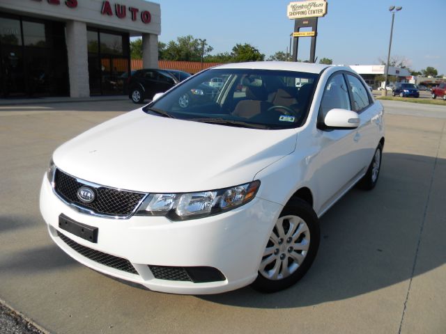 Kia Forte 2010 photo 2