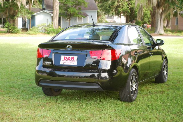 Kia Forte 2010 photo 2