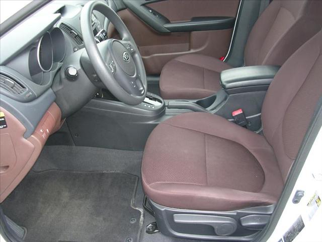 Kia Forte 2010 photo 1