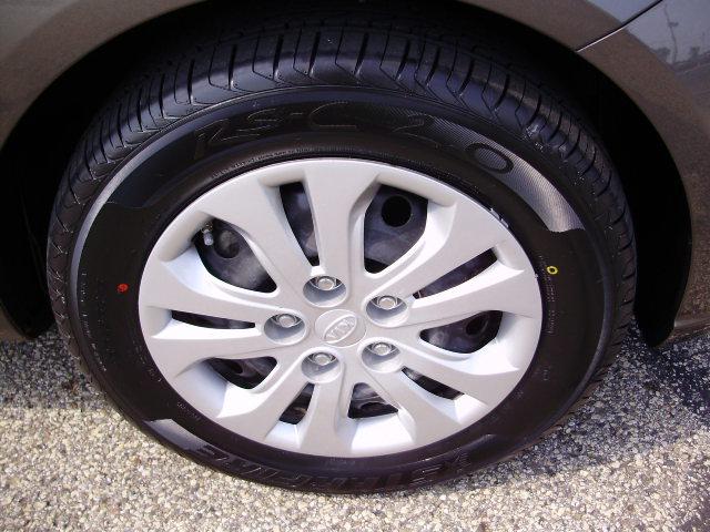 Kia Forte 2010 photo 1