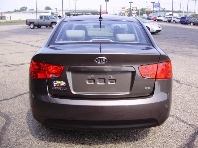 Kia Forte 2010 photo 3