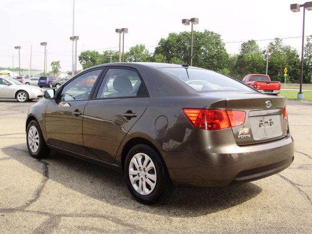 Kia Forte 2010 photo 4