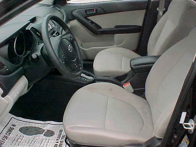 Kia Forte 2010 photo 3