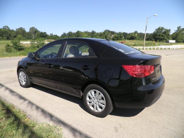 Kia Forte 2010 photo 4