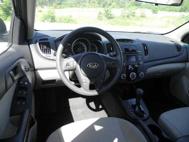 Kia Forte 2010 photo 5