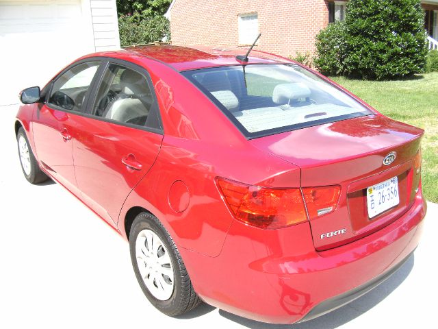 Kia Forte 2010 photo 3