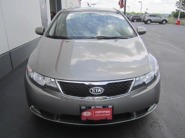 Kia Forte 2011 photo 2